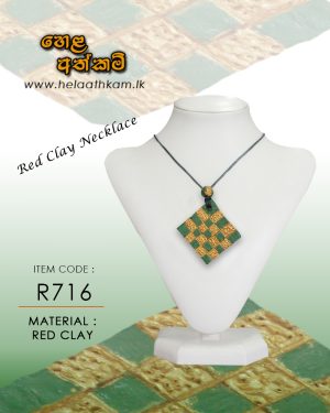 green_gold_necklace